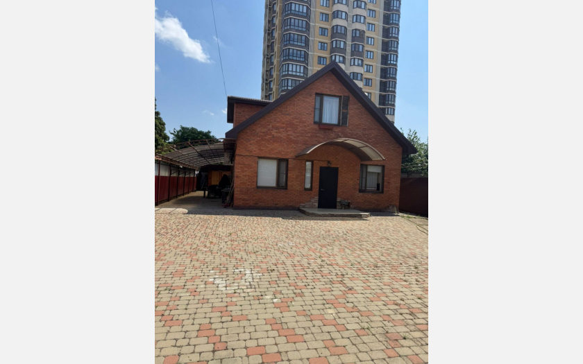 <span>Продается дом 178 м²,</span><span> на участке 5 сот.</span> фото 0